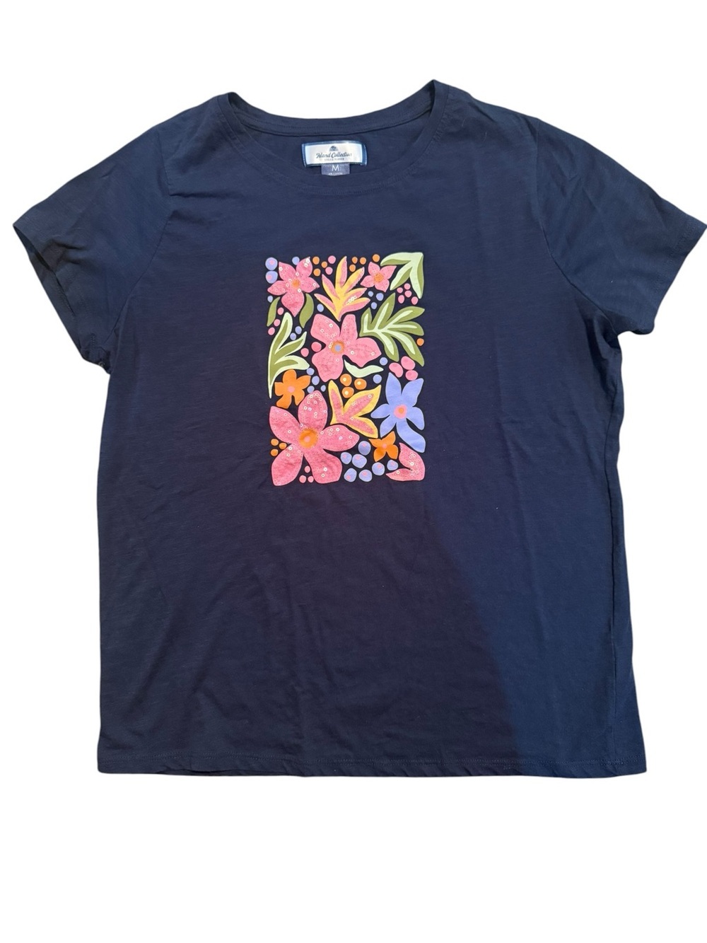 Women’s Island Collection short sleeve navy floral top EUC Size Medium